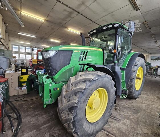 Traktor John Deere 6215 R