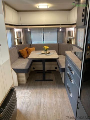 Lakókocsi HOBBY De Luxe 460 UFe Modell 2026