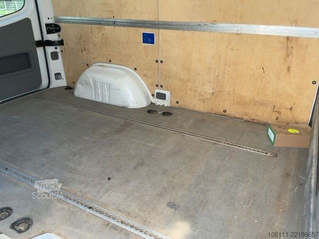 Kleinbus VOLKSWAGEN Crafter Kasten 35 kurz L1H2 Hochdach