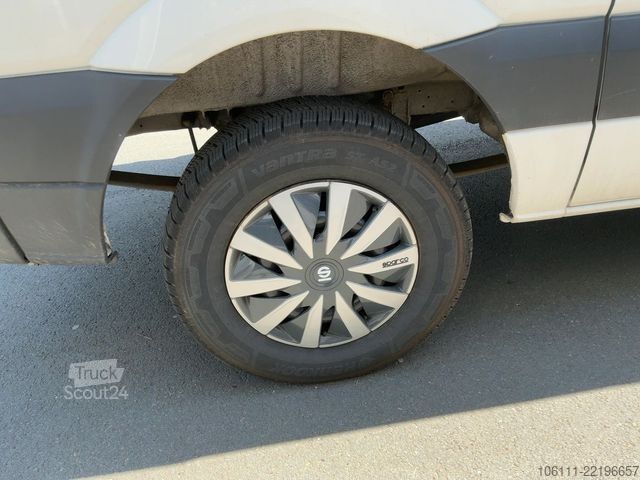 Kleinbus VOLKSWAGEN Crafter Kasten 35 kurz L1H2 Hochdach