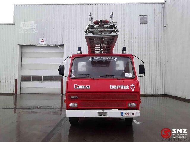 Mașină de pompieri Berliet 
