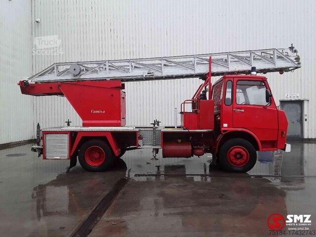 Mașină de pompieri Berliet 