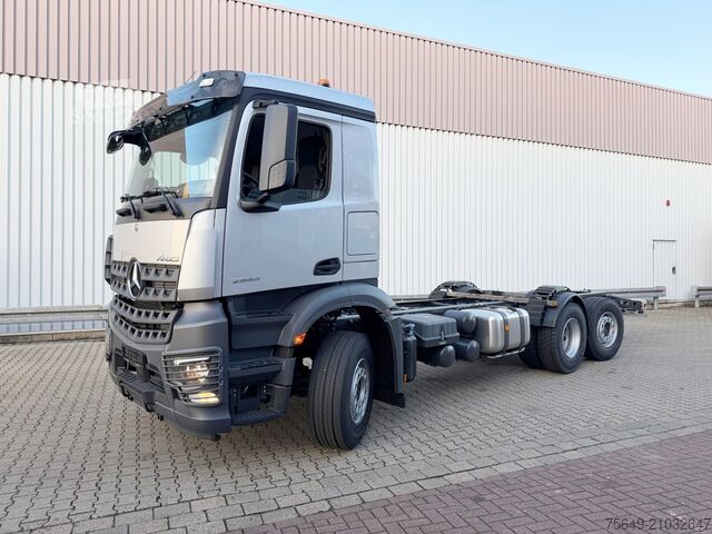 Podwozie ciężarówki Mercedes-Benz Arocs 2553 L 6x2 Arocs 2553 L 6x2, Lenk-/Liftachse, Navi, MultimediaCockpit, Motorabtrieb