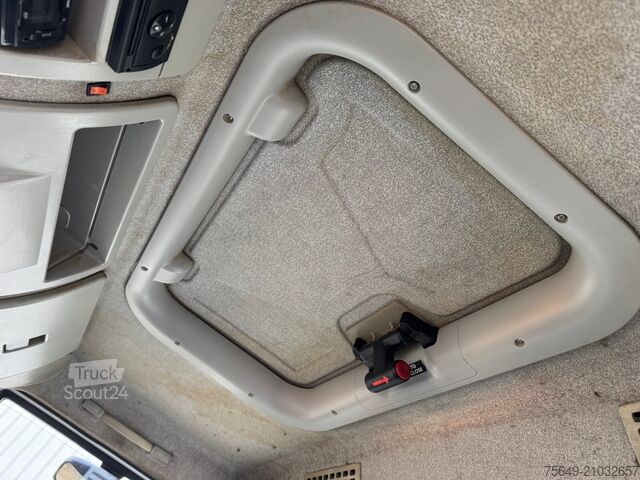 Autoutilitară basculantă trilaterală Iveco EuroCargo ML 80E18 K 4x2 EuroCargo ML 80E18 K 4x2