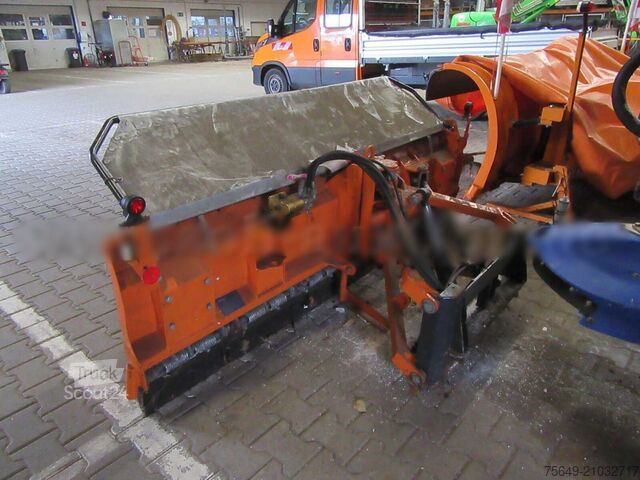 Camion benne à bras amovible Mitsubishi Canter Fuso 6C18 4x4 Canter Fuso 6C18 4x4, Winterdienstausstattung, City-Abroller