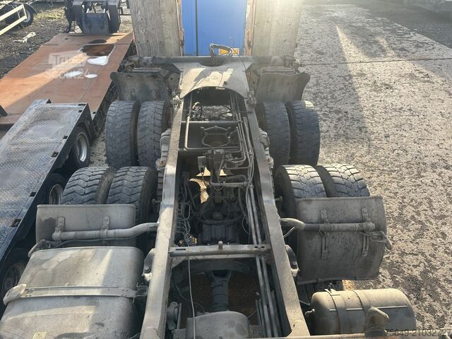 Lastbilchassi Scania 124C 400 6x6 124C 400 6x6