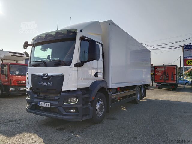 Camión caja MAN TGS 26.350