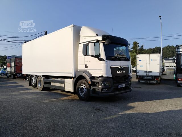 Camión caja MAN TGS 26.350