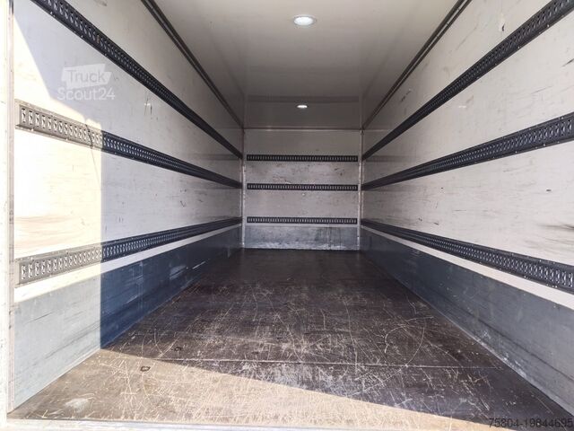 Camión caja MAN TGS 26.350