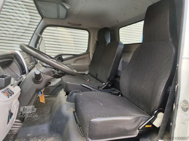 Lifting platform Mitsubishi Fuso 3C13 Multitel MXE200