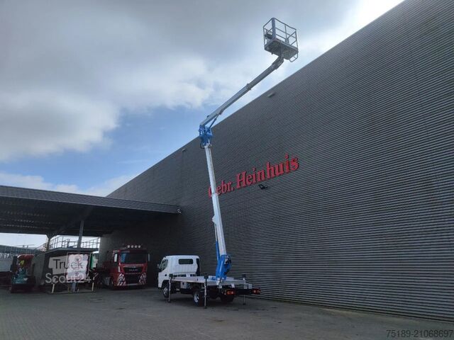 Lifting platform Mitsubishi Fuso 3C13 Multitel MXE200