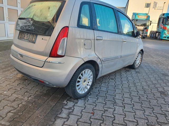 Kleinbus LANCIA MUSA Musa Elefantino