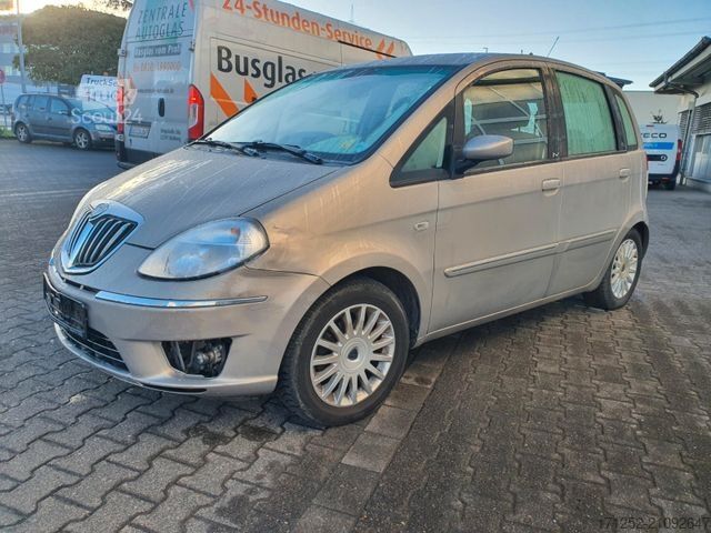 Kleinbus LANCIA MUSA Musa Elefantino