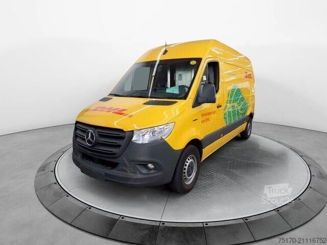 Hochdachkombi Mercedes-Benz eSprinter 312 DHL Regal KEP-Ausbau