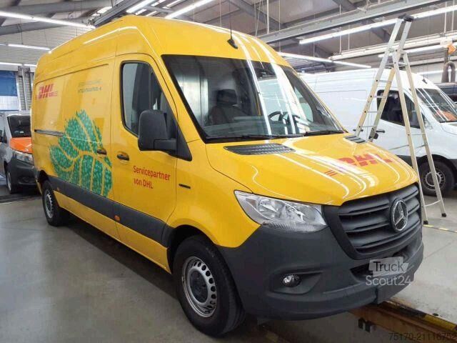 Hochdachkombi Mercedes-Benz eSprinter 312 DHL Regal KEP-Ausbau