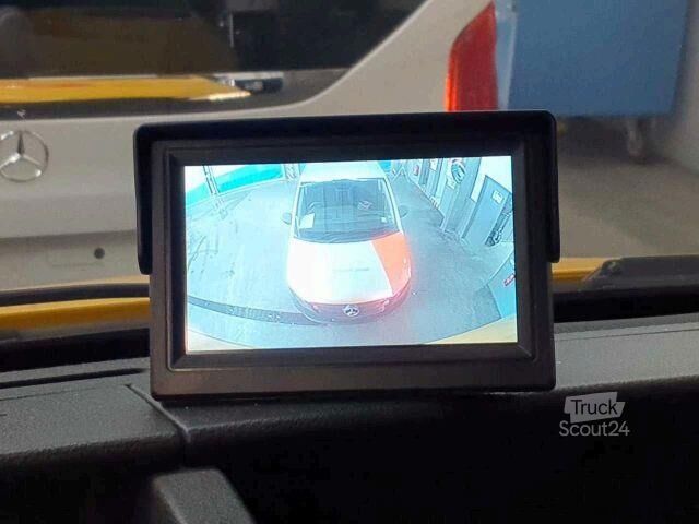 Hochdachkombi Mercedes-Benz eSprinter 312 DHL Regal KEP-Ausbau