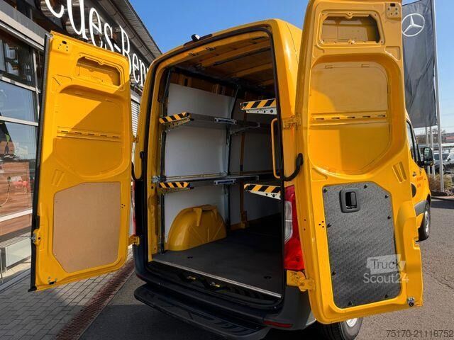 Hochdachkombi Mercedes-Benz eSprinter 312 DHL Regal KEP-Ausbau