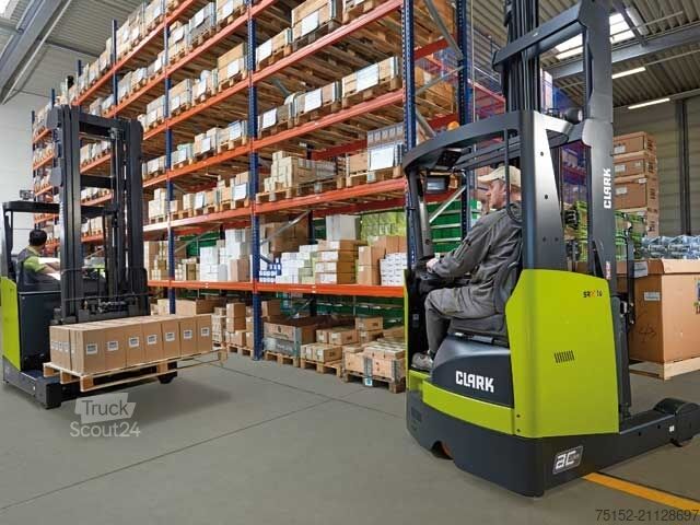 Heftruck met intrekbare mast Clark SRX 16