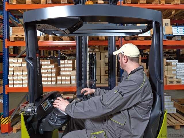 Heftruck met intrekbare mast Clark SRX 16