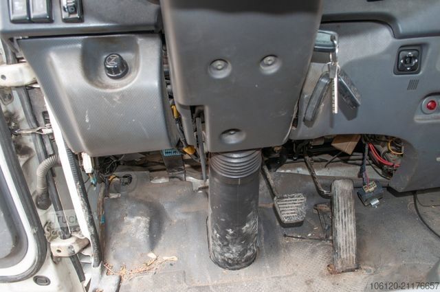 Самосвален ван ISUZU 75D Absetzer Gergen Helios 8 *Defekt*