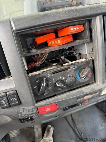 Самосвален ван ISUZU 75D Absetzer Gergen Helios 8 *Defekt*