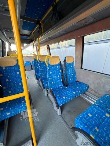 Minibus IVECO 50 C 17 Heckniederflur 13 + 10 - AC - Automatik