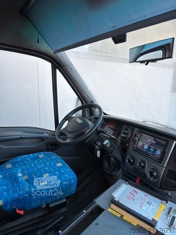 Minibus IVECO 50 C 17 Heckniederflur 13 + 10 - AC - Automatik