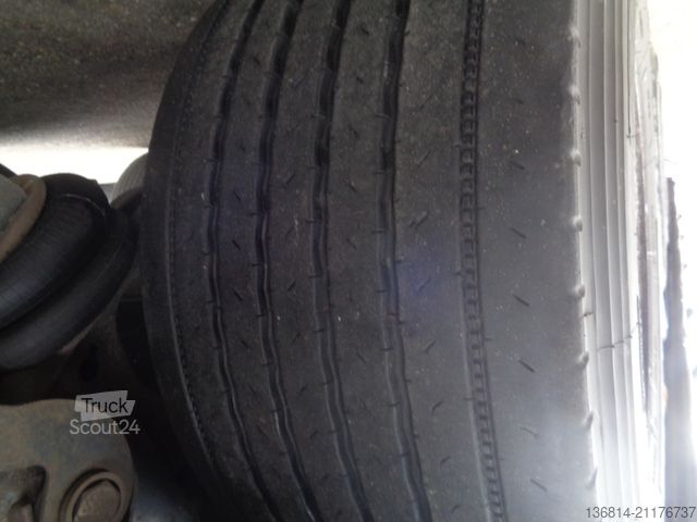 Semi-reboque aberto com lona  SAPL 24 Mega Liftachse SAF 435/50 R19,5