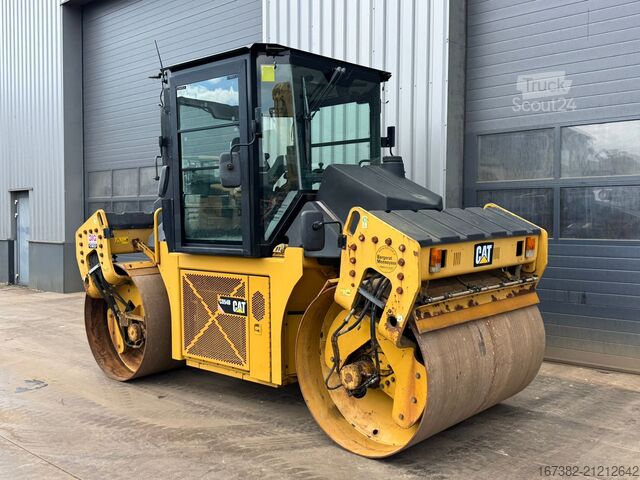 Tandem roller Caterpillar CD54B