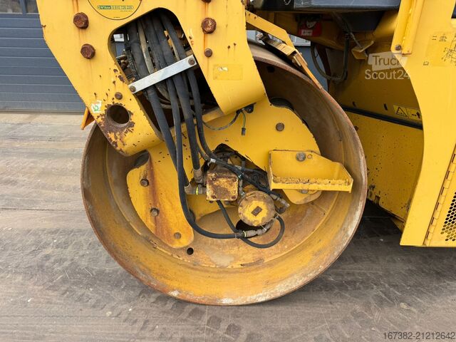 Tandem roller Caterpillar CD54B