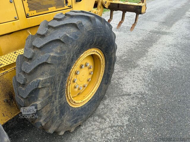 Road grader Caterpillar 140M Ripper + Pushblock