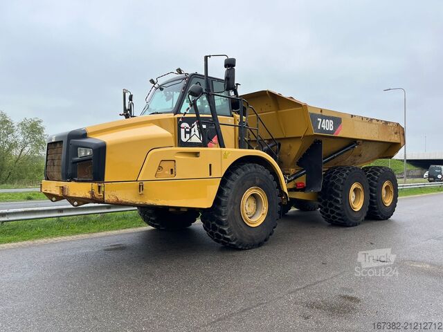 Dump truck Caterpillar 740B