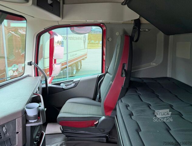 Skåpbil VOLVO FH 13.500 I-PARK COOL FULL AIR HEIWO ISOLATED BO