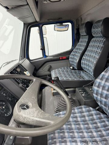 Kamion sa ravnom platformom i ceradom MERCEDES-BENZ 1820 AK Allrad 4x4 3-Sitzer ex-THW