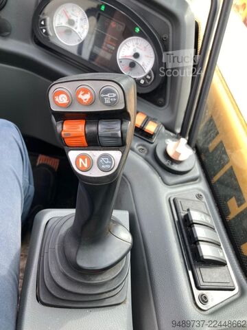 телескопический погрузчик Liebherr T 46-7s