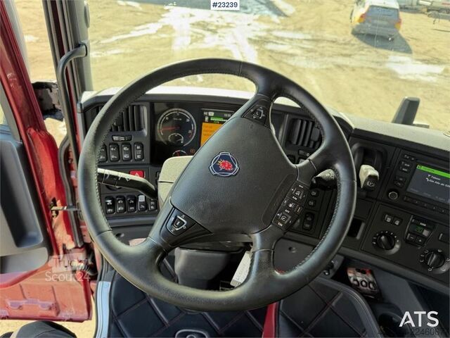 Kippiauto Scania R580 8x4 combi truck w/ new retarder, turntable an