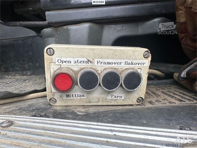 Savivartis Scania R124/400 hook truck w/ 26T hook and box. WATCH VID
