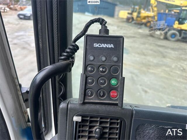 Savivartis Scania R124/400 hook truck w/ 26T hook and box. WATCH VID