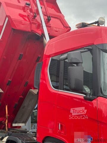  Scania R580 8x4 Tipper Truck – Only 250,000 km! WATCH VID