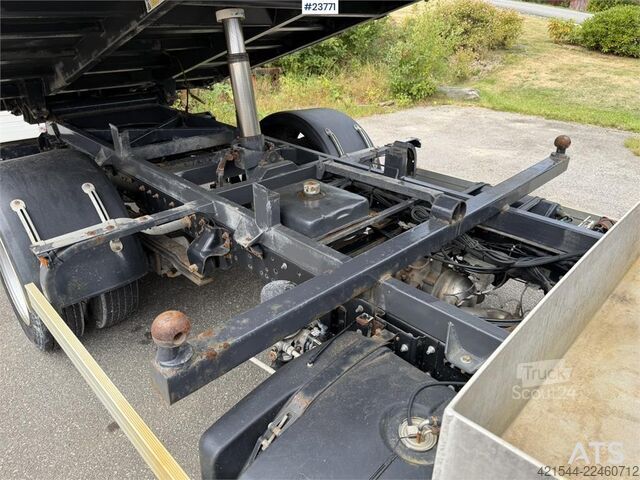 Pašizgāzējs Renault D 4x2 tipper truck 7.5 tons