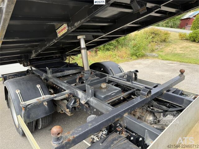 Pašizgāzējs Renault D 4x2 tipper truck 7.5 tons