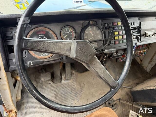 Kippiauto Scania LS 111S42 truck. Repair object