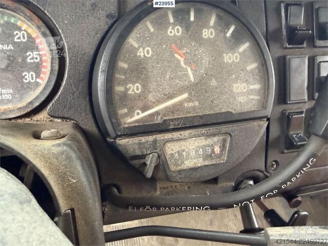 Kippiauto Scania LS 111S42 truck. Repair object
