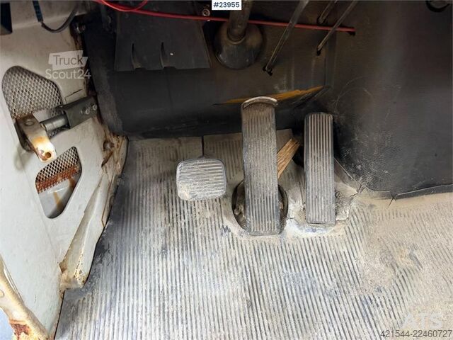 Kippiauto Scania LS 111S42 truck. Repair object