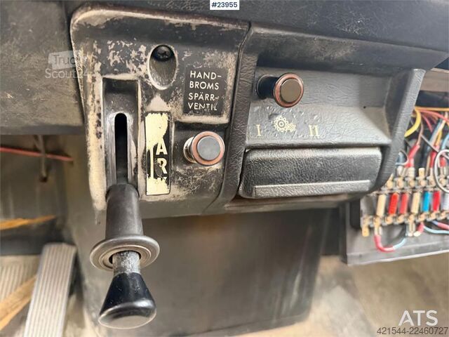 Kippiauto Scania LS 111S42 truck. Repair object