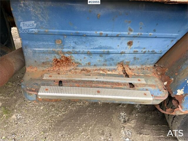 Kippiauto Scania LS 111S42 truck. Repair object