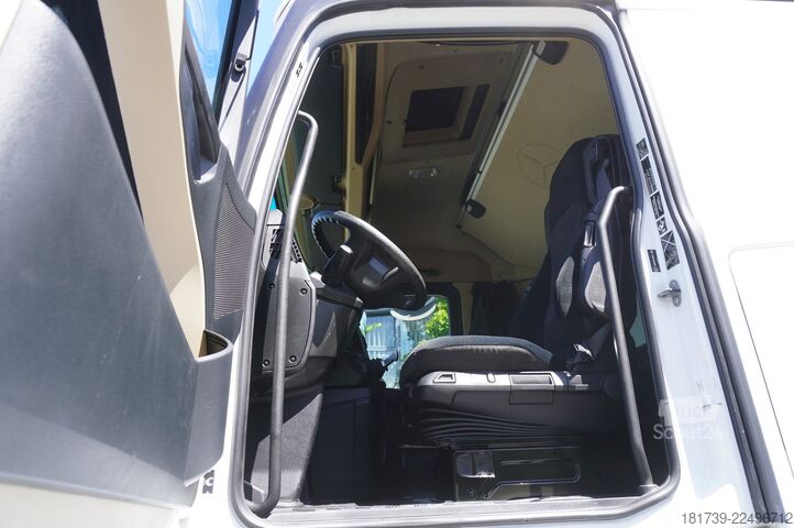 Gekoelde vrachtwagens Mercedes-Benz Actros 2542 / GIGA cabin / Thermoking