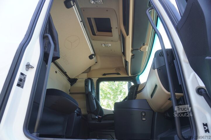Gekoelde vrachtwagens Mercedes-Benz Actros 2542 / GIGA cabin / Thermoking