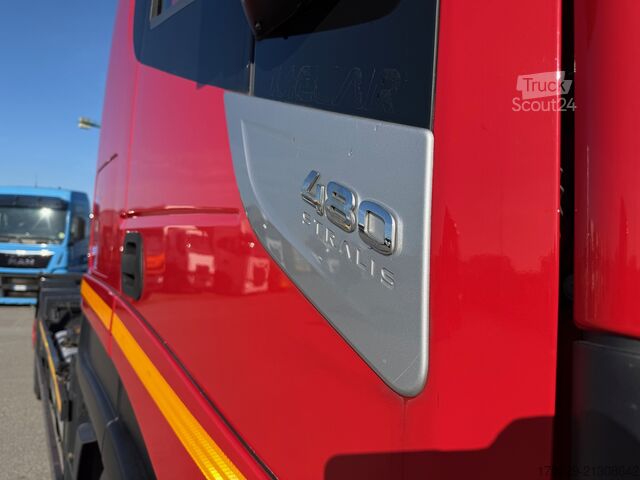 Camión con caja móvil Iveco STRALIS AS260S48