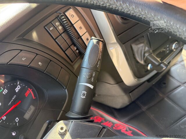 Camión con caja móvil Iveco STRALIS AS260S48